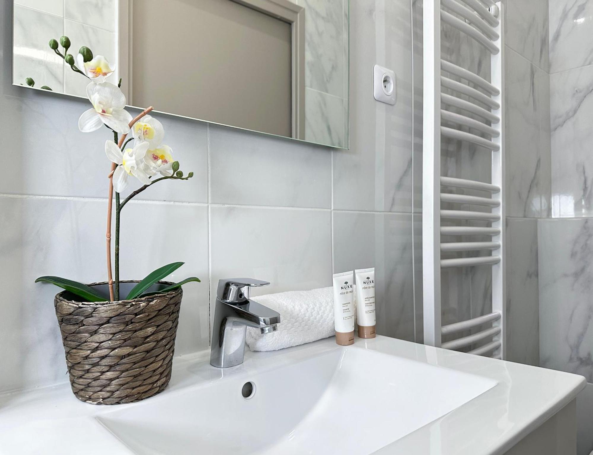 Spacious Studio In Saint-Germain-Des-Pres Apartment Париж Екстериор снимка